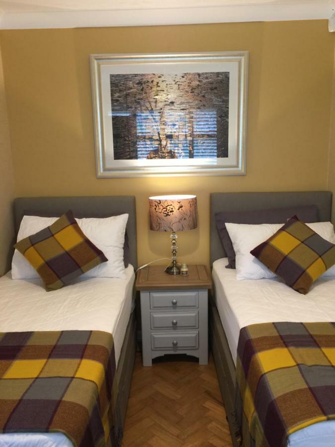 Treetops Newport  Bagian luar foto